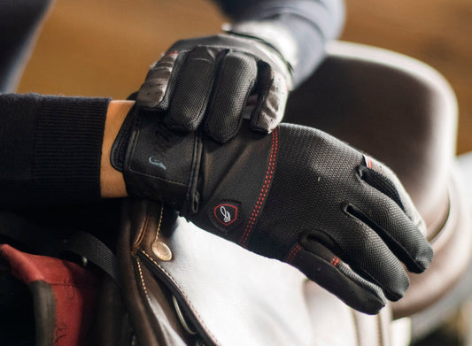 How to Choose the Right Riding Gloves: A Rider's Complete Guide